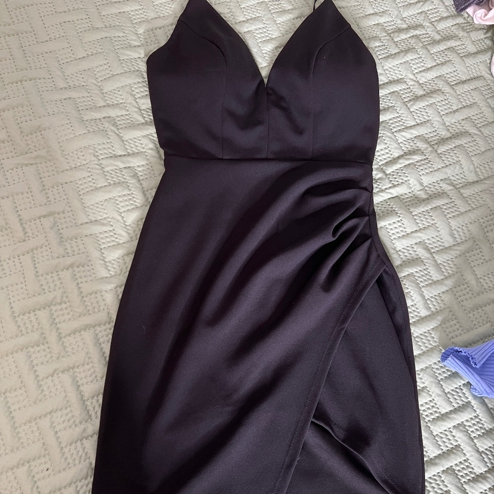 black bodycon dress